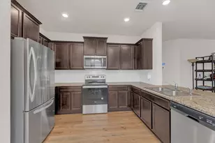 1704 T H Johnson Dr, Taylor, TX 76574 - Photo 9