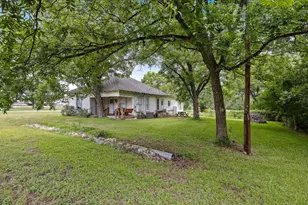 103 E Willis St, Leander, TX 78641 - Photo 3
