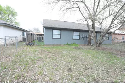 1003 Crockett Street #B, Lockhart, TX 78644 - Photo 11