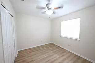 1003 Crockett St, Lockhart, TX 78644 - Photo 9