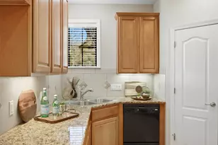 14021 Ashton Woods Cir, Austin, TX 78727 - Photo 9