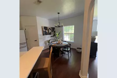 310 E 10th Street, Elgin, TX 78621 - Photo 11