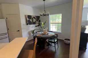 310 E 10th St, Elgin, TX 78621 - Photo 11