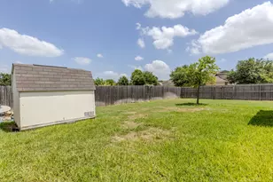 327 Comal Run, Hutto, TX 78634 - Photo 25