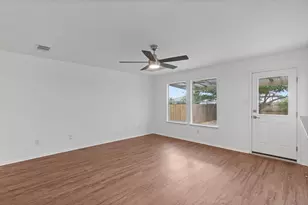 13505 Lismore Ln, Pflugerville, TX 78660 - Photo 5
