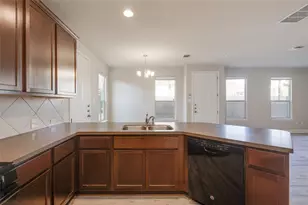 5701 Cougar Dr, Austin, TX 78745 - Photo 7