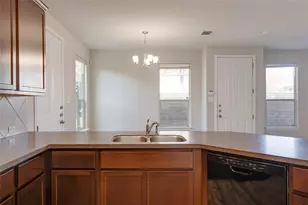 5701 Cougar Dr, Austin, TX 78745 - Photo 9