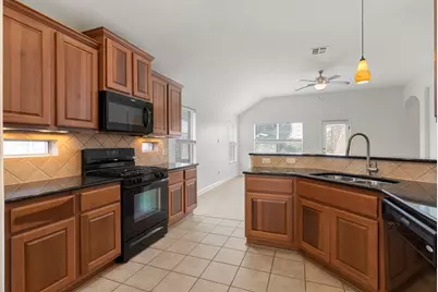 1689 Hidden Springs Path, Round Rock, TX 78665 - Photo 9