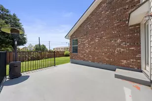 1689 Hidden Springs Path, Round Rock, TX 78665 - Photo 25