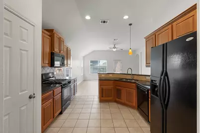1689 Hidden Springs Path, Round Rock, TX 78665 - Photo 11