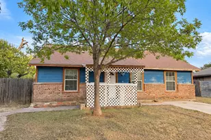 900 Lee Ln, Lockhart, TX 78644 - Photo 1