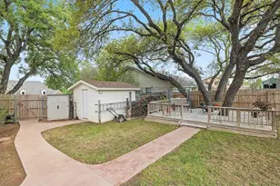 110 Riverwood Dr, Georgetown, TX 78628 - Photo 33