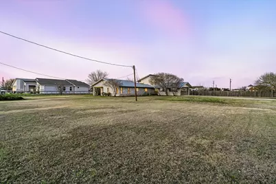 122 Forest Lake Drive, Del Valle, TX 78617 - Photo 31