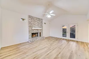 122 Forest Lake Dr, Del Valle, TX 78617 - Photo 7