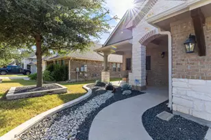 321 Lightcliff St, Hutto, TX 78634 - Photo 3