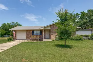 1516 McLain St, Taylor, TX 76574 - Photo 1