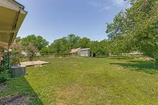 1516 McLain St, Taylor, TX 76574 - Photo 25