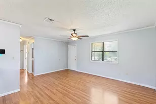 1516 McLain St, Taylor, TX 76574 - Photo 5