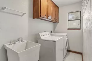 1303 Creekview Dr, Round Rock, TX 78681 - Photo 11