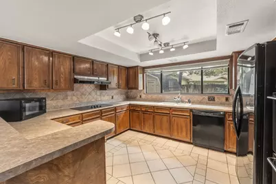 1303 Creekview Drive, Round Rock, TX 78681 - Photo 7