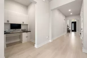 1055 Sage Thrasher Cir, Dripping Springs, TX 78620 - Photo 11