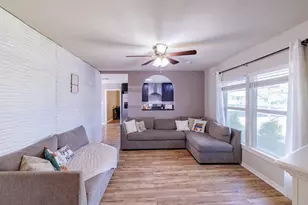 112 Maynard St, Bastrop, TX 78602 - Photo 5