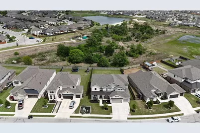 200 Great Lawn Bend, Liberty Hill, TX 78642 - Photo 37