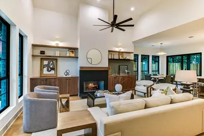 8512 Rockwood Lane, Austin, TX 78757 - Photo 3