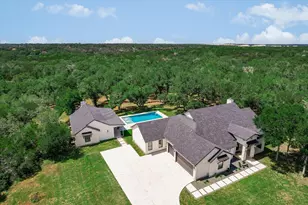 400 Creekside Dr, Buda, TX 78610 - Photo 3