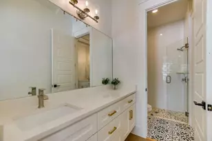 400 Creekside Dr, Buda, TX 78610 - Photo 29