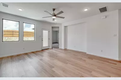 190 Hornet Street, Elgin, TX 78621 - Photo 5
