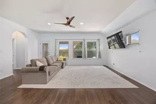 18717 Leigh Ln, Pflugerville, TX 78660 - Photo 17