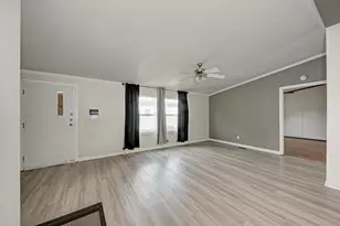 120 SE Silver Peak Dr, San Marcos, TX 78666 - Photo 9