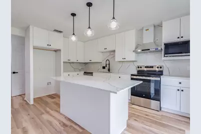4504 Lyra Circle, Austin, TX 78744 - Photo 9