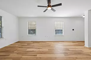 4504 Lyra Cir, Austin, TX 78744 - Photo 9