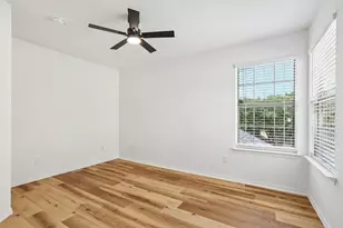 4504 Lyra Cir, Austin, TX 78744 - Photo 15
