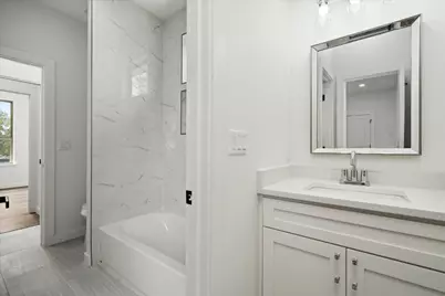 504 Walker Street, Smithville, TX 78957 - Photo 31