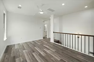 504 Walker St, Smithville, TX 78957 - Photo 27