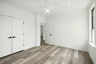 504 Walker St, Smithville, TX 78957 - Photo 35