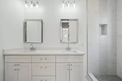 504 Walker Street, Smithville, TX 78957 - Photo 19