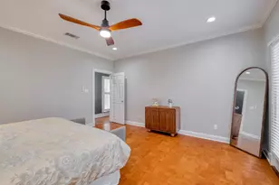 1204 W 39th St, Austin, TX 78756 - Photo 19