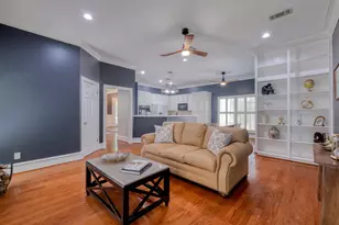 1204 W 39th St, Austin, TX 78756 - Photo 9