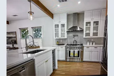 106 E 35th Street, Austin, TX 78705 - Photo 11