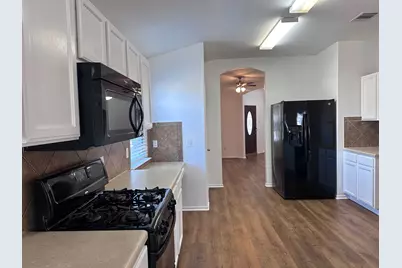 12720 Waynespur Lane, Elgin, TX 78621 - Photo 11