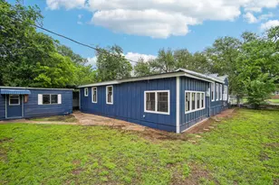 605 Bishop St, Smithville, TX 78957 - Photo 39