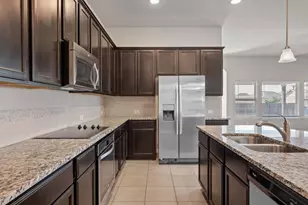 717 N Emory Cove, Hutto, TX 78634 - Photo 5