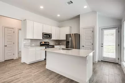 11301 Lago De Garda Drive, Austin, TX 78747 - Photo 9