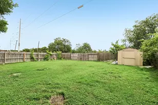 606 E Pecan St, Taylor, TX 76574 - Photo 31
