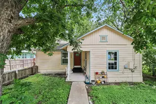 606 E Pecan St, Taylor, TX 76574 - Photo 1