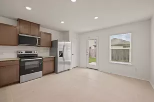 284 Feathers St, Jarrell, TX 76537 - Photo 9